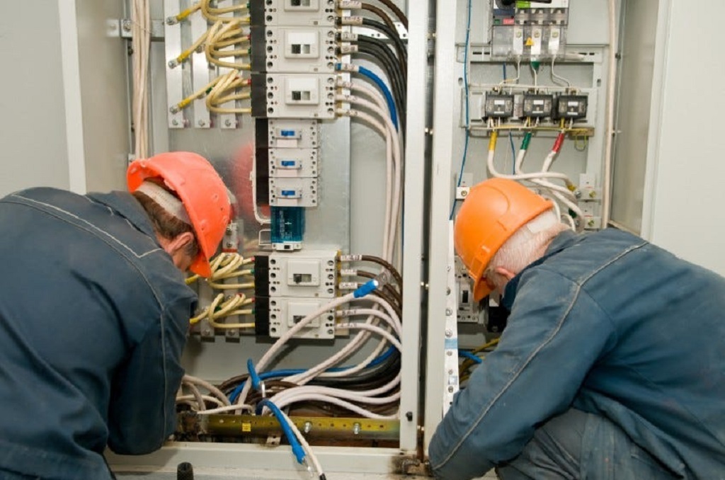 Can my business switch electricity providers in Miami-Dade County